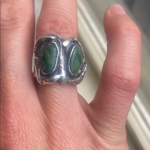 Turquoise and silver ring - Picture 2 of 13